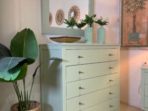 Cómoda nórdica madera verde
